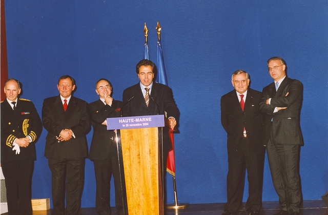 j'accueille le premier ministre Jean-Pierre RAFARIN à Nogent